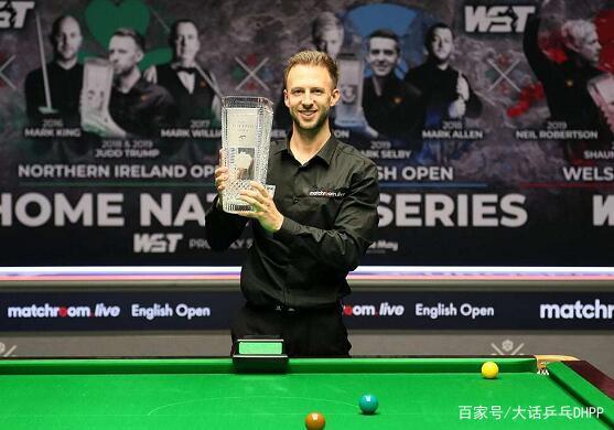 韩旭身旁 韩旭身旁