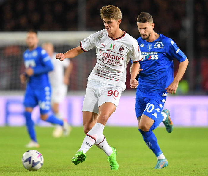 与其他年轻 与其他年轻