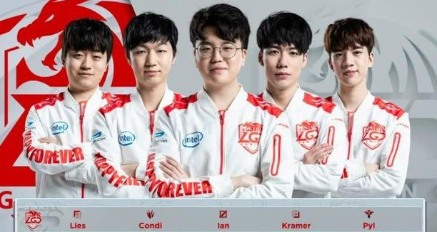 在他的帮助 在他的帮助